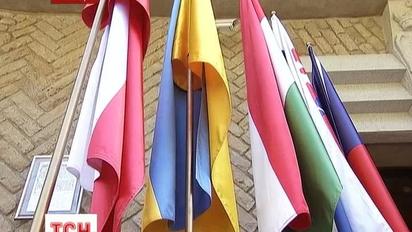 У світі Україну хочуть бачити асоційованим членом ЄС