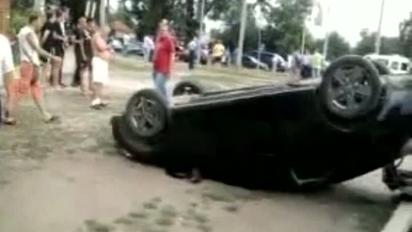 У Харкові легковик збив трьох жінок на зупинці