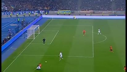 Динамо - Шахтар - 1:1. Поперечина рятує гірників