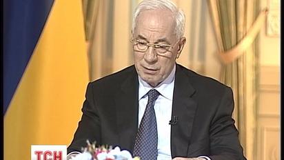 Азаров пообіцяв вирішити усі проблеми з ліфтами