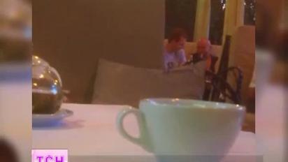 Актор Максим Аверін провів вечір у Києві за келихом з незнайомцем