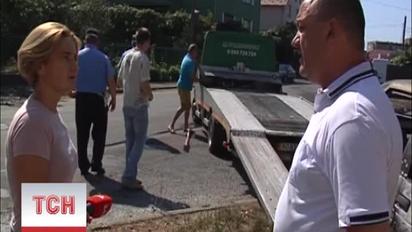 У Мукачеві загорівся автомобіль з водієм