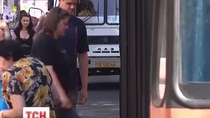 У Чернігові пенсіонерка загинула при спробі вийти з тролейбуса