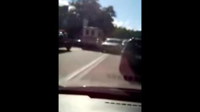 На Подолі легковик приземлився на дах