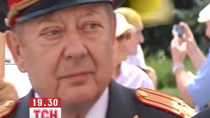 В Донецке около 200 человек митинговали в поддержку милиции