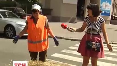 На Подолі рух зупинила копиця сіна