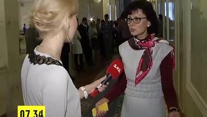 Відомі депутати розповіли, як вони вчилися плавати