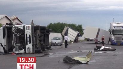 Потужний торнадо зруйнував містечко в передмісті Мілана