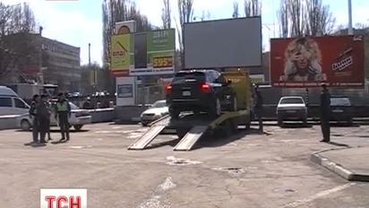 Дві елітні іномарки конфіскували кримські ДАІшники
