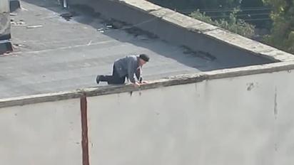 У Харкові дід розстріляв стоянку і кинувся вниз з 9-го поверху