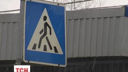 У Києві на переході водій збив 12-річну дівчинку і втік