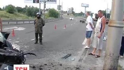 У Києві насилу врятували чоловіка після страшної ДТП