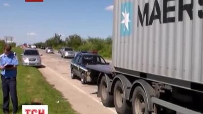 Водій фури замість Дніпропетровська заїхав в Крим