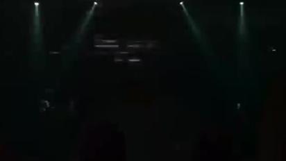 Британці Massive Attack заспівали " Все идет по плану" Лєтова