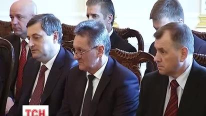 Українські чиновники пройдуть спеціальні курси