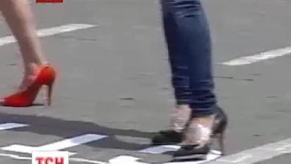 У Львові відбувся забіг на підборах