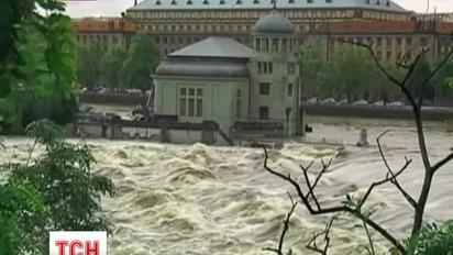 Повінь у Празі: вода у річці Влтава сягнула максимуму