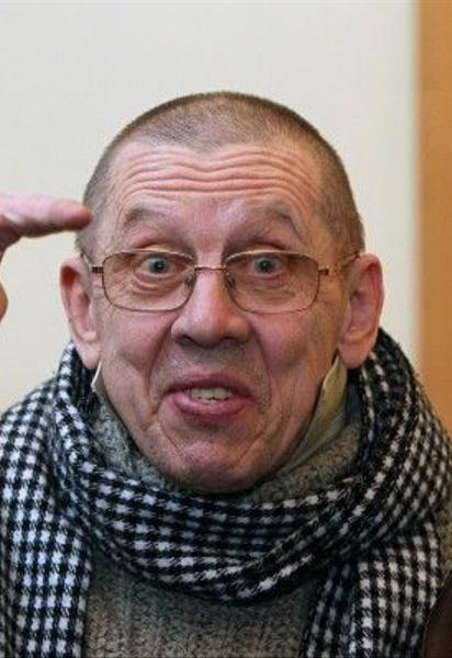 Золотухин сумел поселить рядом с собой всех своих жен