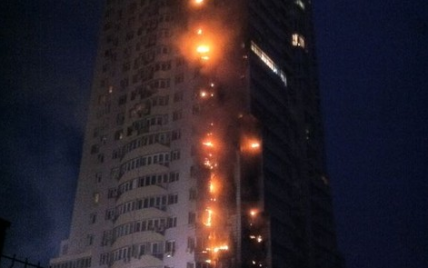Пожежа на Шулявці: люди проклинають будинок, а експерти говорять про нові трагедії