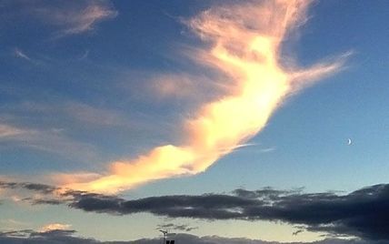 У небі над Британією випадково помітили величезного янгола (фото)