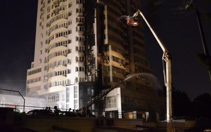 В Києві ліквідували пожежу у 25-поверхівці на Шулявці (відео)