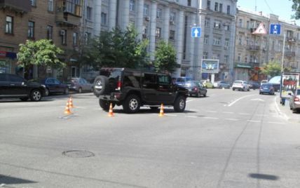 У Києві позашляховик Hummer збив двох дітей іноземного дипломата
