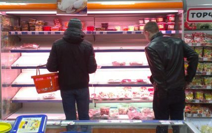 Кабмін запевняє, що супермаркети тримають на складах тижневий запас продуктів
