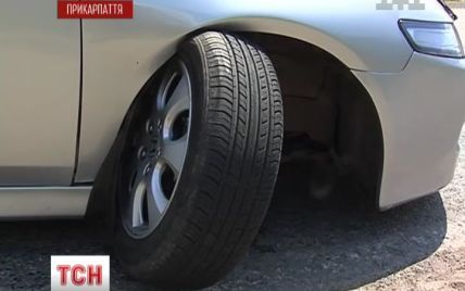 На Прикарпатті дорожники привласнили майже 3 млн гривень для ремонту шляхів