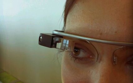 Google похвалився першими додатками для окулярів Glass (відео)