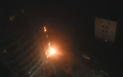 На Шулявці через утеплювач згоріла житлова 25-поверхівка