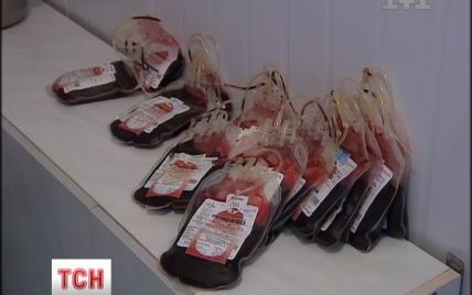 Украинцы массово "подхватывают" гепатит С во время переливания крови