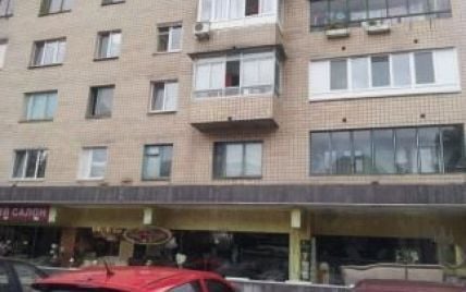 У Києві п'яний лікар кричав по-німецьки, намагаючись викинути дитину з вікна
