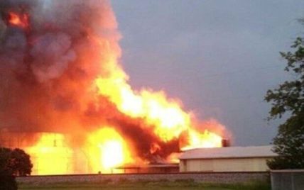 Американець зняв на відео неймовірний вибух на заводі в Техасі