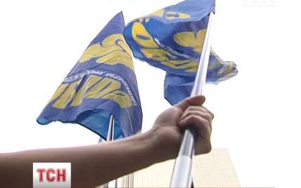 Руйнівники пам'ятника Леніну в Києві пообіцяли й надалі нищити "окупаційні символи"