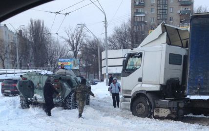Київ після снігопаду засиплять сотнями тонн солі