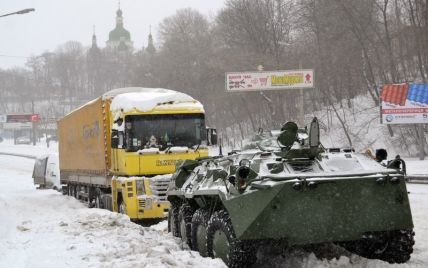 Конкурс: ТСН збирає фото снігоприбиральної техніки в Києві