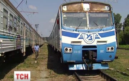 У Києві може зупинитися міська електричка: потяги без гальм залишають "помирати" у відстійниках