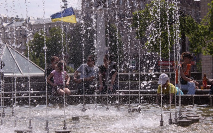 Літнє купання у фонтанах "світить" українцям гепатитом та черевним тифом