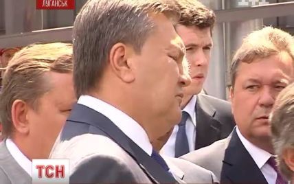 Янукович хоче звільняти чиновників-корупціонерів за телефонними скаргами українців