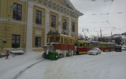 Попов попросив киян пересісти на громадський транспорт