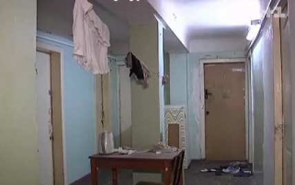 Українських студентів заселяють у гуртожитки, які кишать тарганами, а стеля ледь не падає на голову