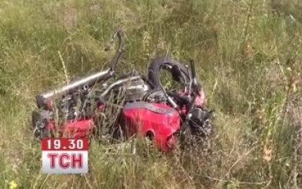 На Київщині мотоцикліст на "Яві" врізався в маршрутку, двоє загинули