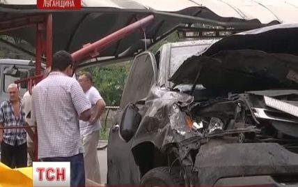 На Луганщині водію, який випив пляшку горілки і влетів у зупинку, "світить" до 8 років в'язниці