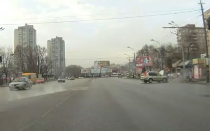 У Дніпропетровську автомобіль вбив чотирьох людей на зупинці