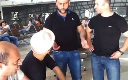 Українських юзерів підкорило відео, де темпераментні грузини заспівали у київському аеропорту