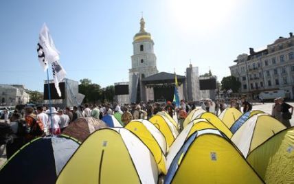 Затриманих на Софійській площі опозиціонерів оштрафували за намети