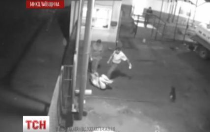 У Врадіївці знову вибухнув скандал: міліціонери в цивільному побили п'яного хлопця