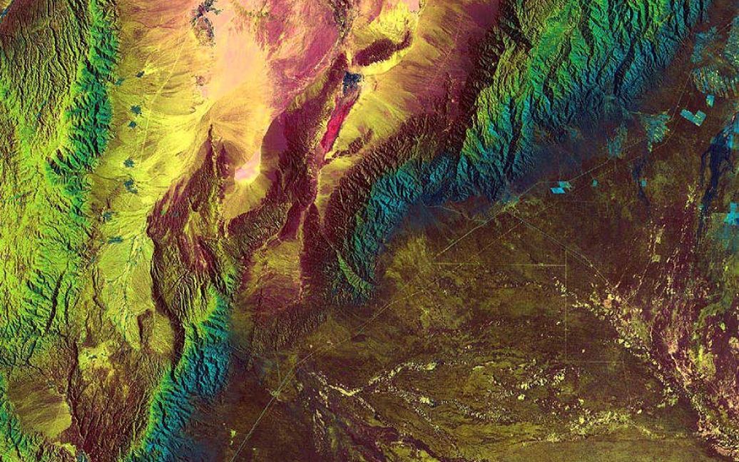 Хребет Сьєрра-де-Веласко в Аргентині. / © NASA