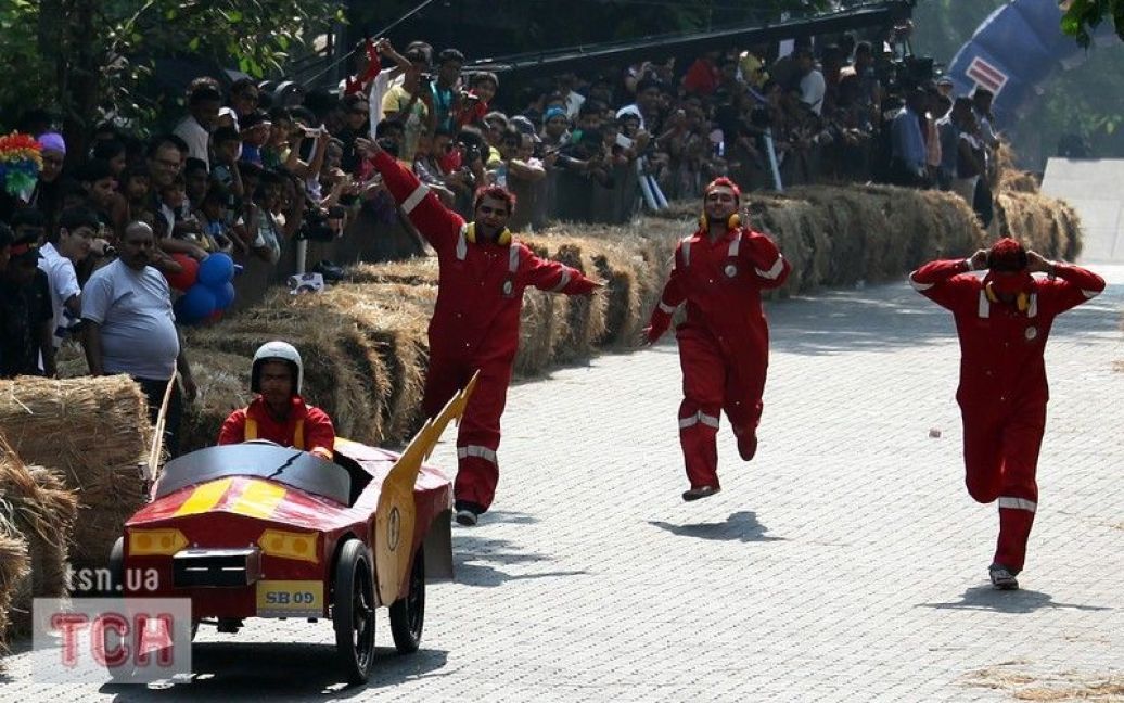 В Індії відбулись перегони Red Bull Soapbox Race / © Фото EPA/UPG
