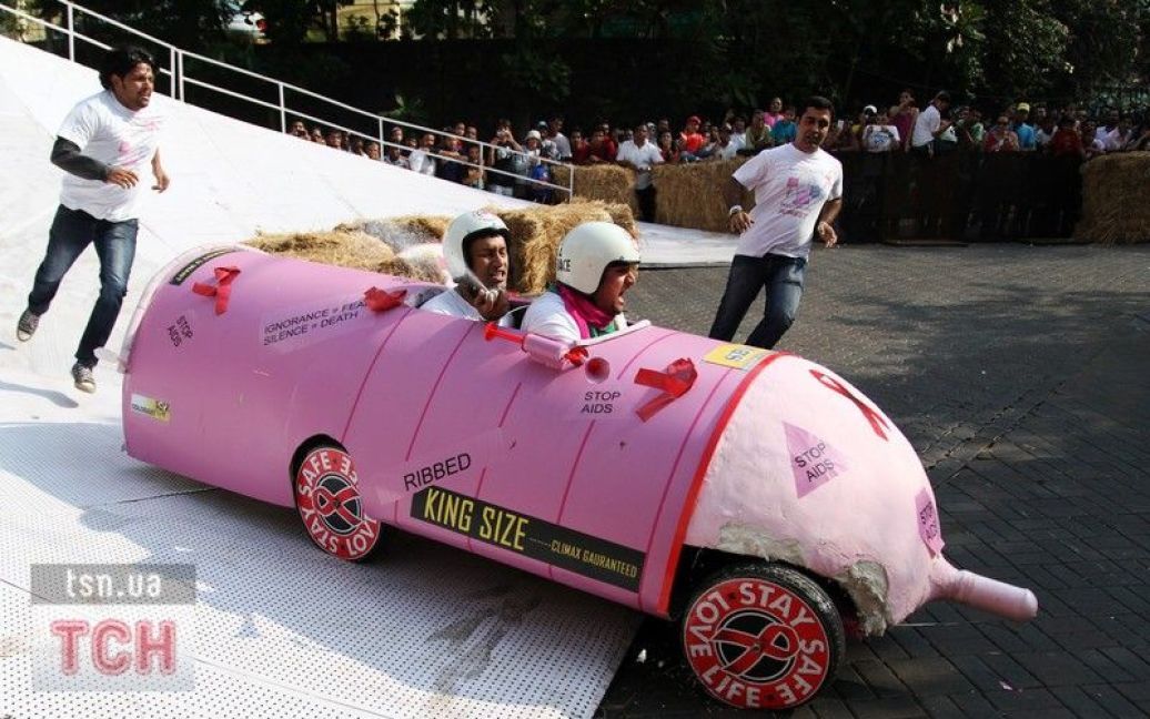 В Індії відбулись перегони Red Bull Soapbox Race / © Фото EPA/UPG